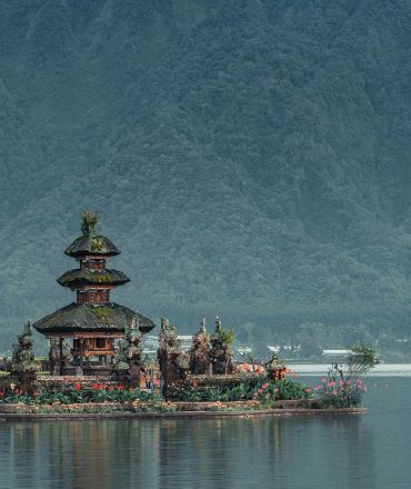 balitourvoyage ulun danu batur temple header